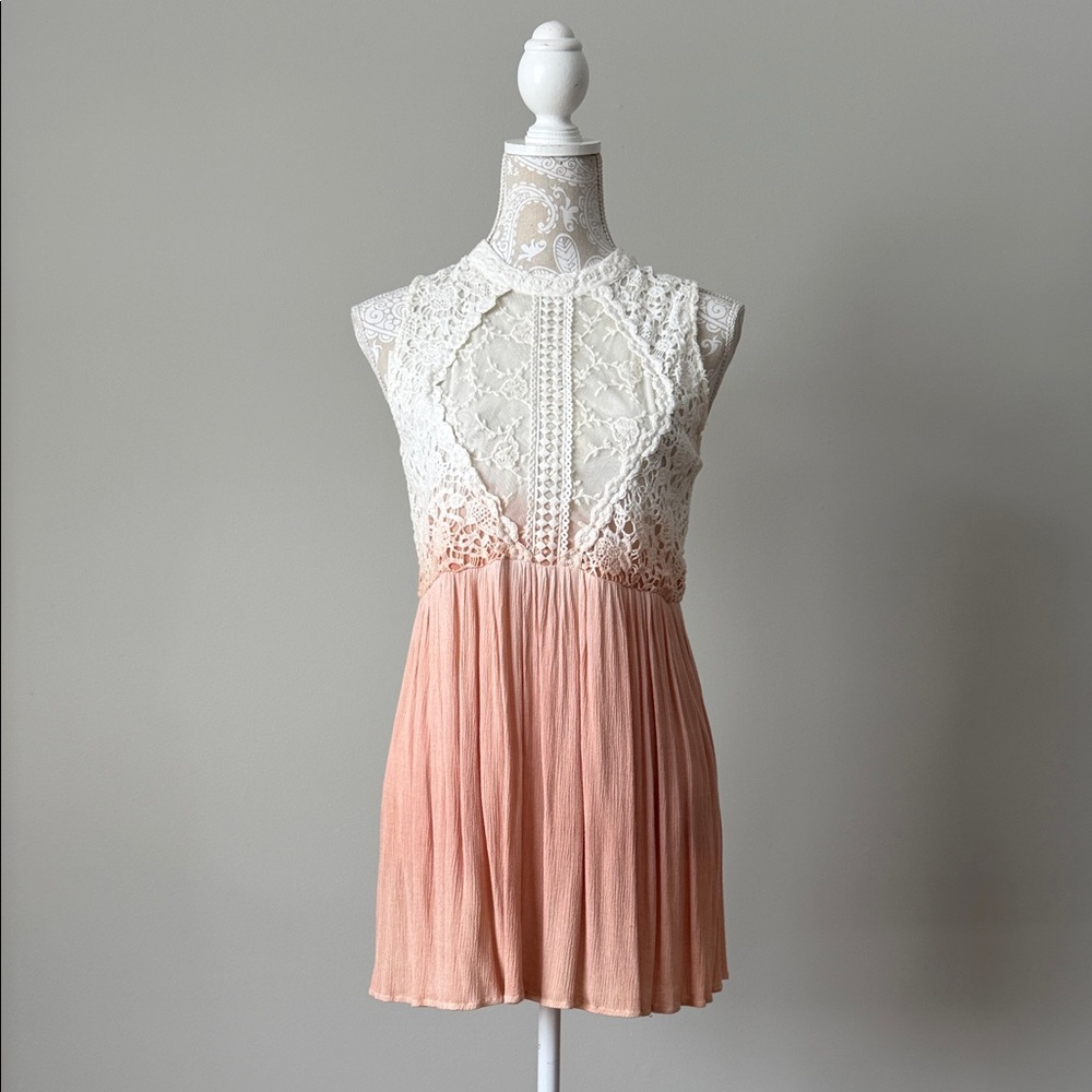 Lace Pleated Top Ombré Cream Peach